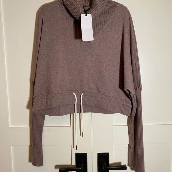 Varley Sweater! - Picture 3 of 3